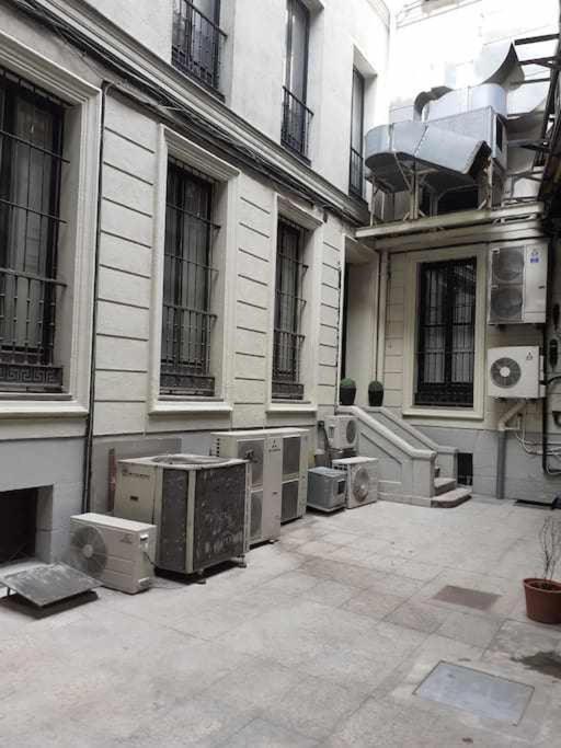 Acogedor Apartamento En Gran Via Madrid Kültér fotó